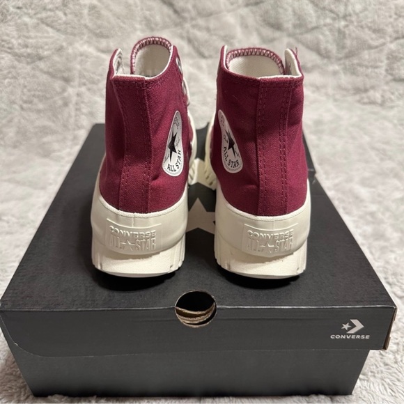 New Converse CTAS Lugged 2.0 Hi Top Sneakers - Picture 6 of 9